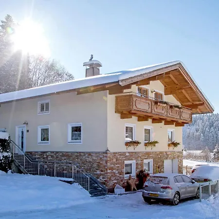 Ferienhaus Spacious Near Area In