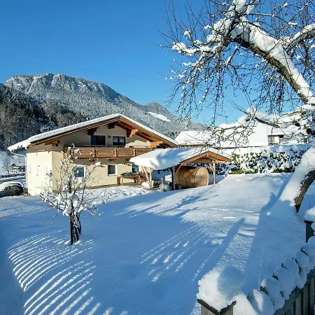 Ferienhaus Spacious Near Area In